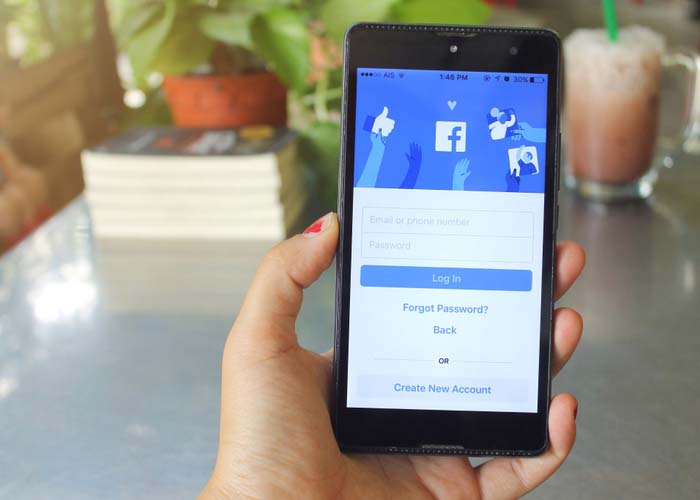 Hack Facebook Messenger